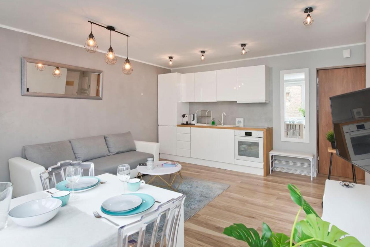Stay Hip In Vibrant Centrally Located Apartment In Old Town Gdansk Exterior photo